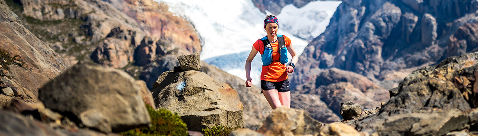 Garmin Enduro 2 в горном походе — баннер Garmin