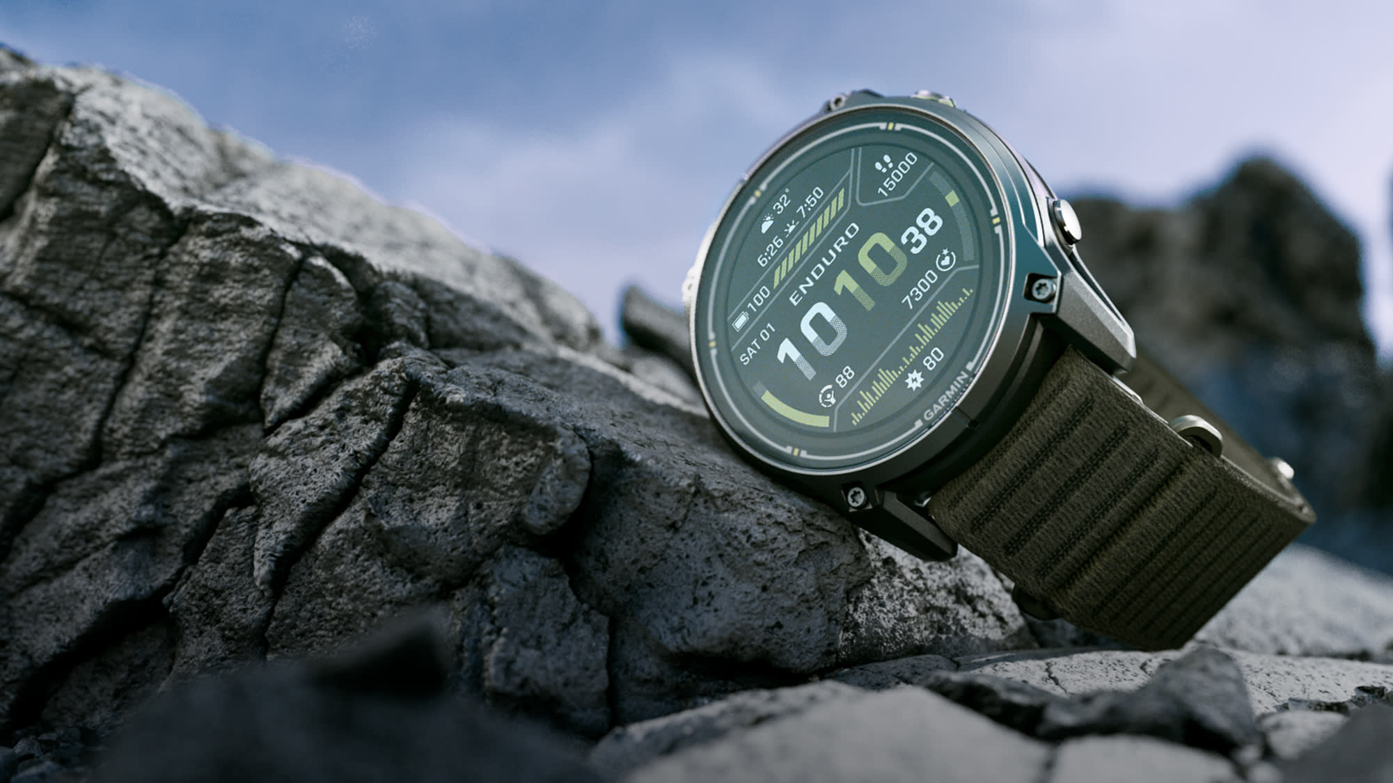 Garmin Enduro 4 на скалах — пресс-фото Garmin