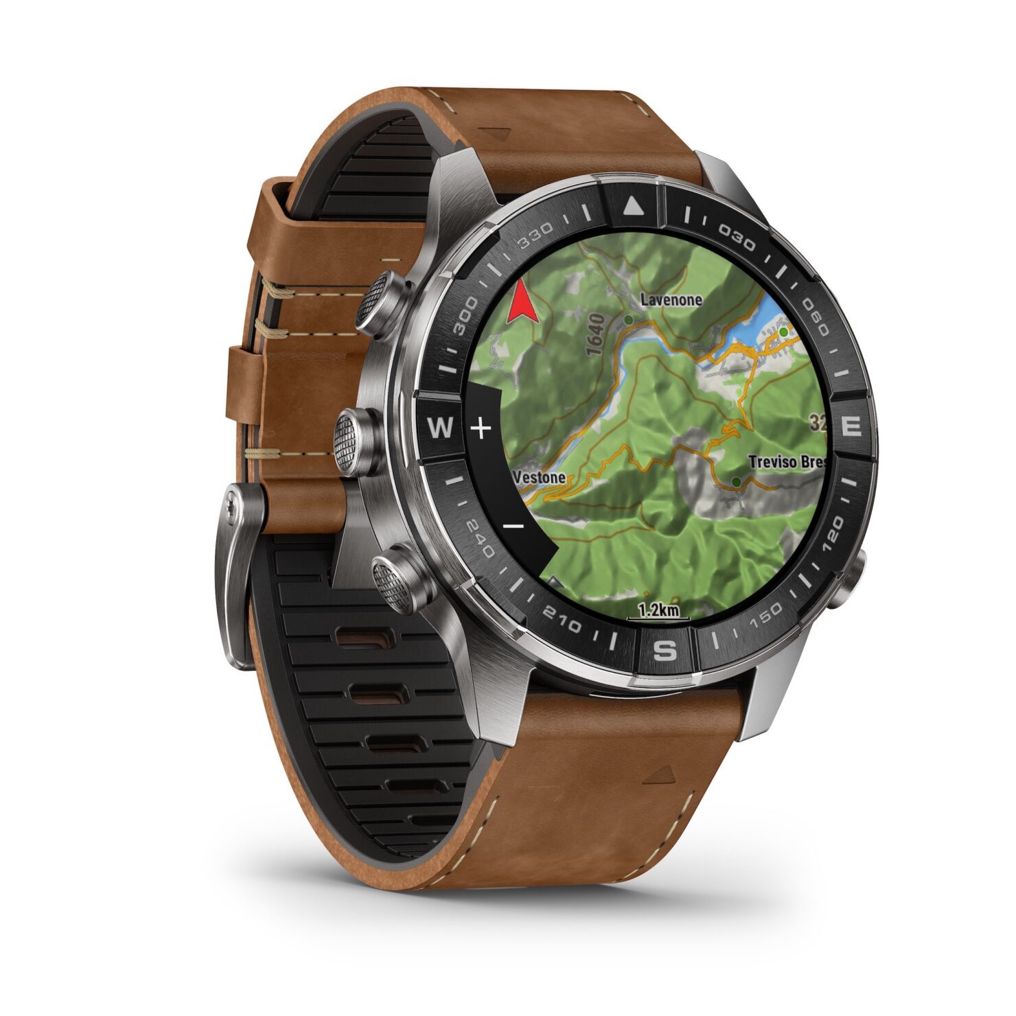 Garmin MARQ Adventurer Gen 3 с топографической картой на экране и ремешком из итальянской кожи