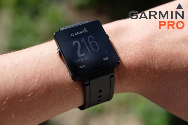 Garmin VivoActive: умная классика для здорового образа жизни — от первых шагов до AMOLED-эпохи (2015–2026)