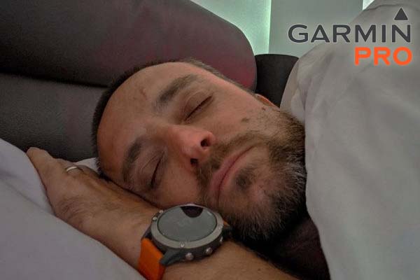 Как Garmin отслеживает сон: от акселерометра до ИИ-анализа фаз (история, технологии, интеграция с тренировками)
